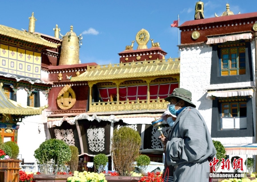 Lhasa, Tibet, la città riprende la sua vitalità