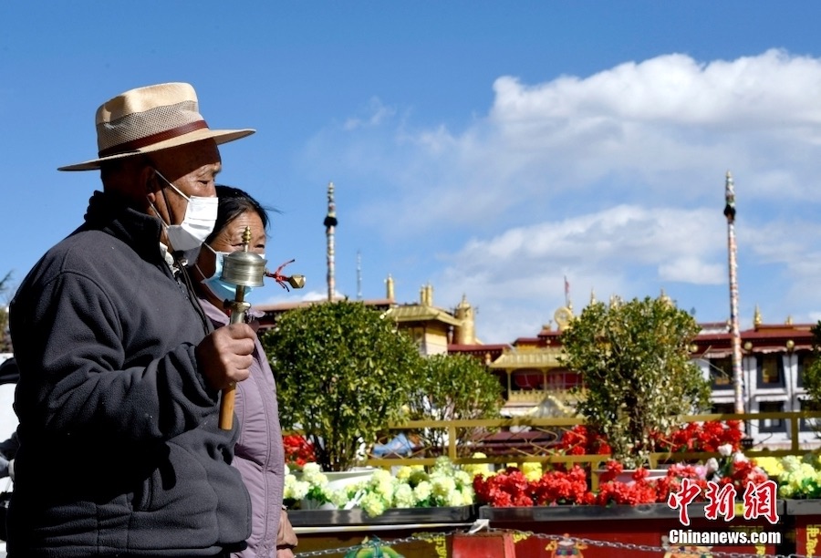 Lhasa, Tibet, la città riprende la sua vitalità