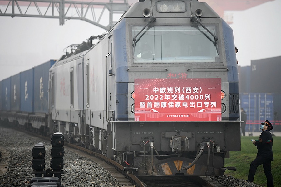 Cina: il numero dei treni merci Cina-Europa dello Shaanxi supera i 4.000 nel 2022