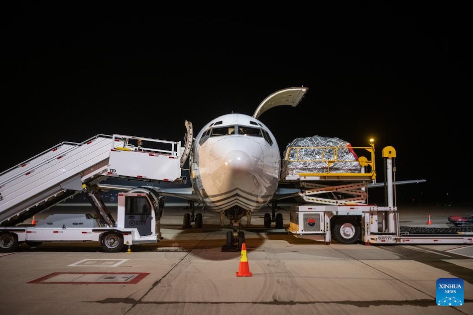 Aperta la prima rotta all-cargo nel primo aeroporto cargo hub professionale della Cina