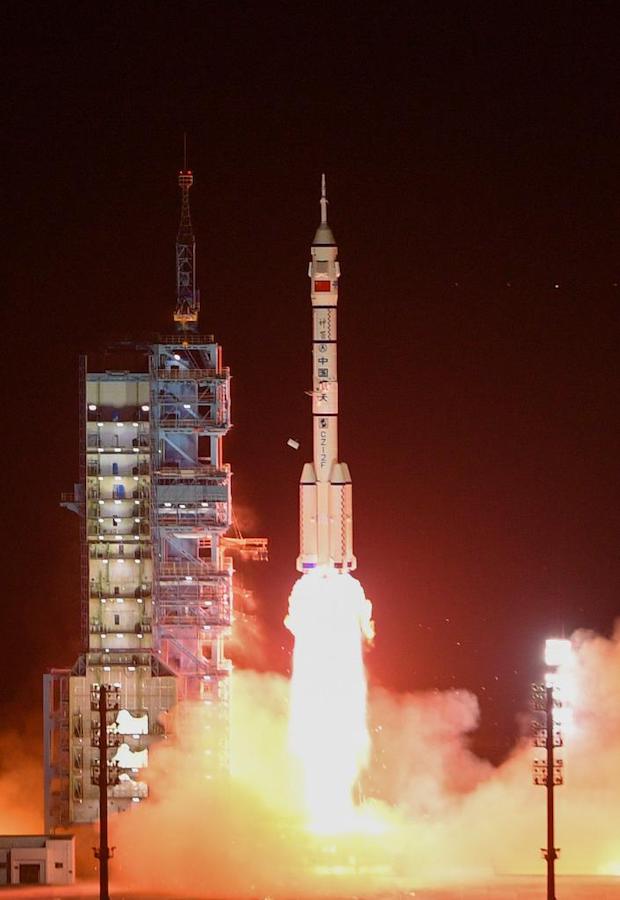 Cina, lanciata la navicella spaziale Shenzhou-15