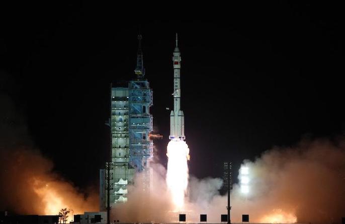 Cina, lanciata la navicella spaziale Shenzhou-15