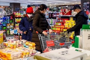 Xinjiang: riprendono l'attività i principali supermercati di Urumqi 