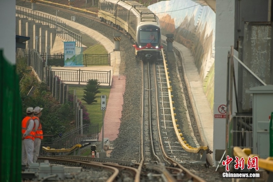 Sichuan: uscito dalla catena di montaggio il primo treno a cremagliera