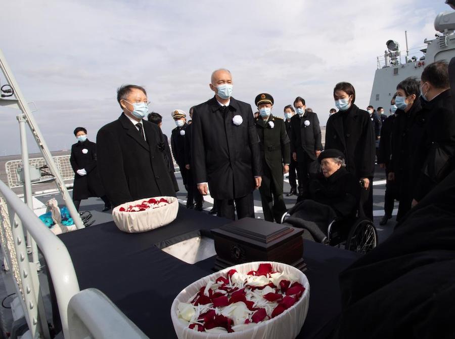Le ceneri del compagno Jiang Zemin disperse in mare