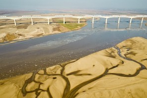 Magnifica vista invernale del fiume Giallo