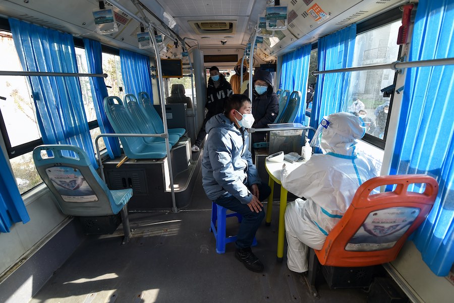 Nanjing: entrano in funzione i veicoli mobili per la diagnosi e il trattamento della febbre