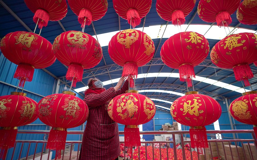 Guizhou: fabbricazione di lanterne per celebrare il nuovo anno