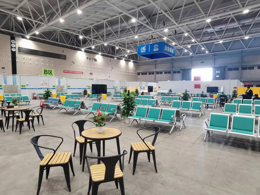 Foshan: aperta una grande clinica per la febbre nel centro per conferenze e esibizioni