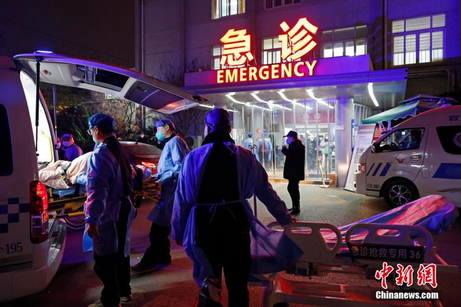 Shanghai: pronti soccorsi degli ospedali di terza categoria trattano al meglio i pazienti senza fermarsi