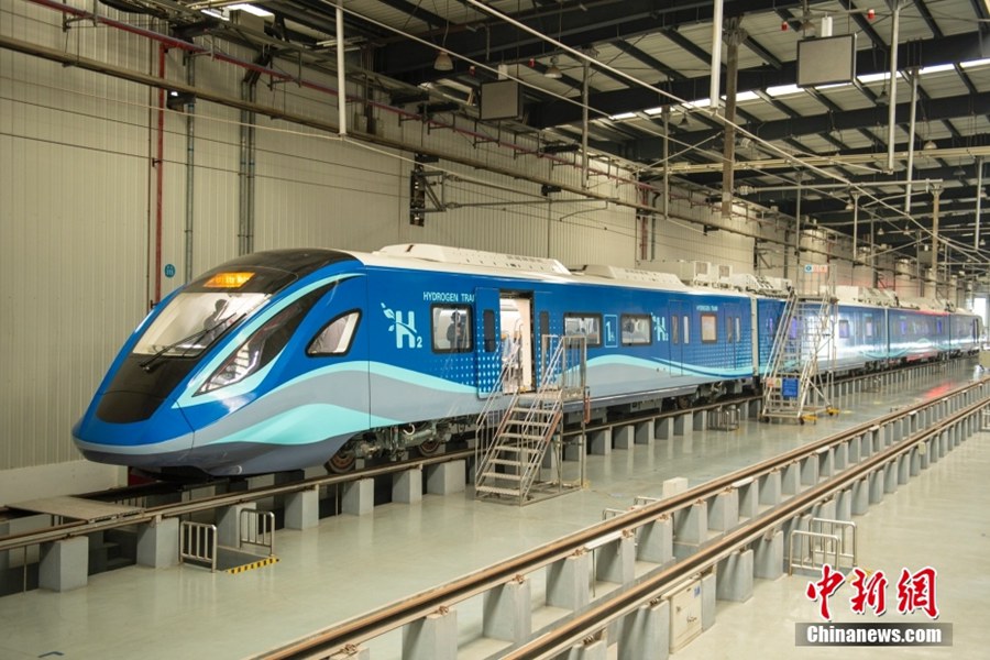 Chengdu: il primo treno urbano a idrogeno al mondo ufficialmente uscito dalla catena di montaggio