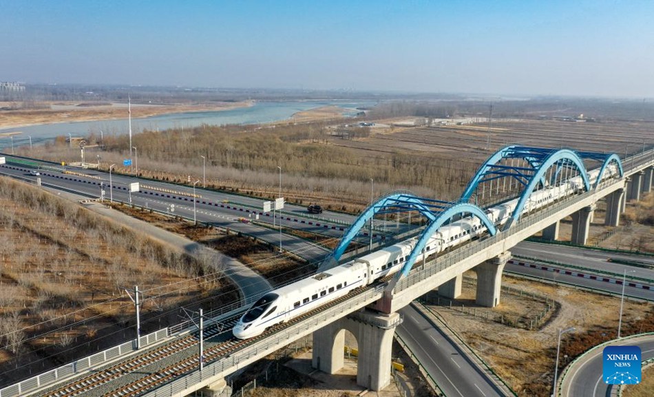 Nuova ferrovia ad alta velocità operativa nel nord-ovest della Cina