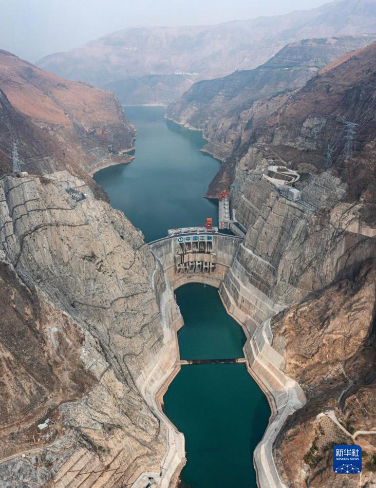 Liangshan, Sichuan: Promuovere la costruzione delle basi di energia pulita in modo ordinato