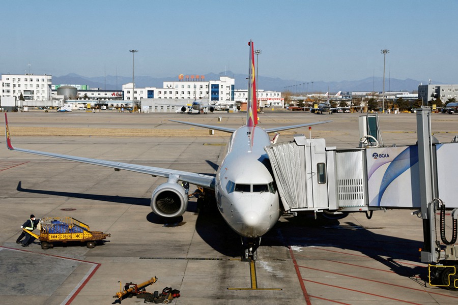 Un aereo della Hainan Airlines all'aeroporto internazionale di Beijing Capital. (27 dicembre 2022 - Foto/Agenzie)