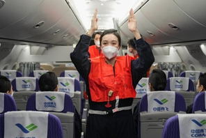 Shanghai, addestramento intensivo per gli assistenti di volo