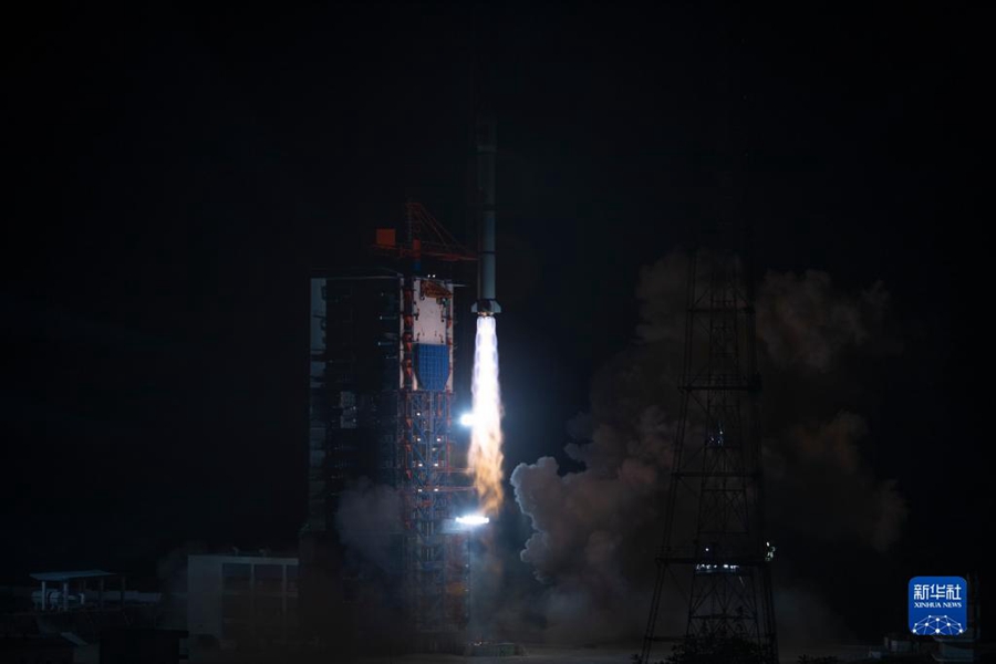 La Cina lancia un nuovo satellite per telecomunicazioni