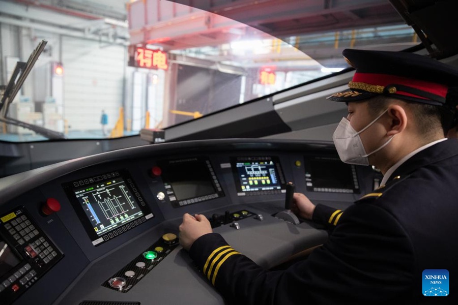 Treno ad alta velocità Fuxing in manutenzione nel nord-est della Cina