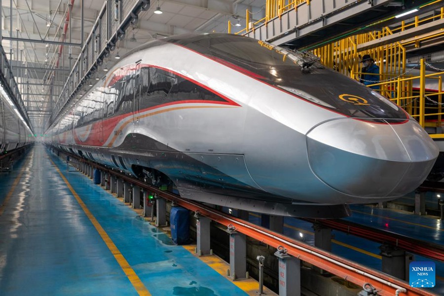 Treno ad alta velocità Fuxing in manutenzione nel nord-est della Cina