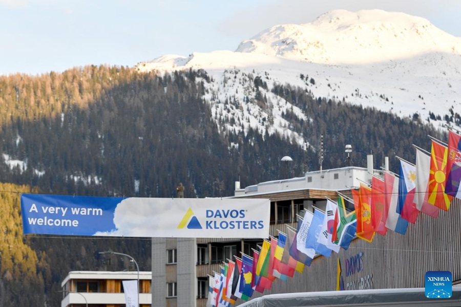 Vista esterna del Centro congressi per l'incontro annuale 2023 del World Economic Forum (WEF) a Davos, in Svizzera. (16 gennaio 2023 - Xinhua/Lian Yi)