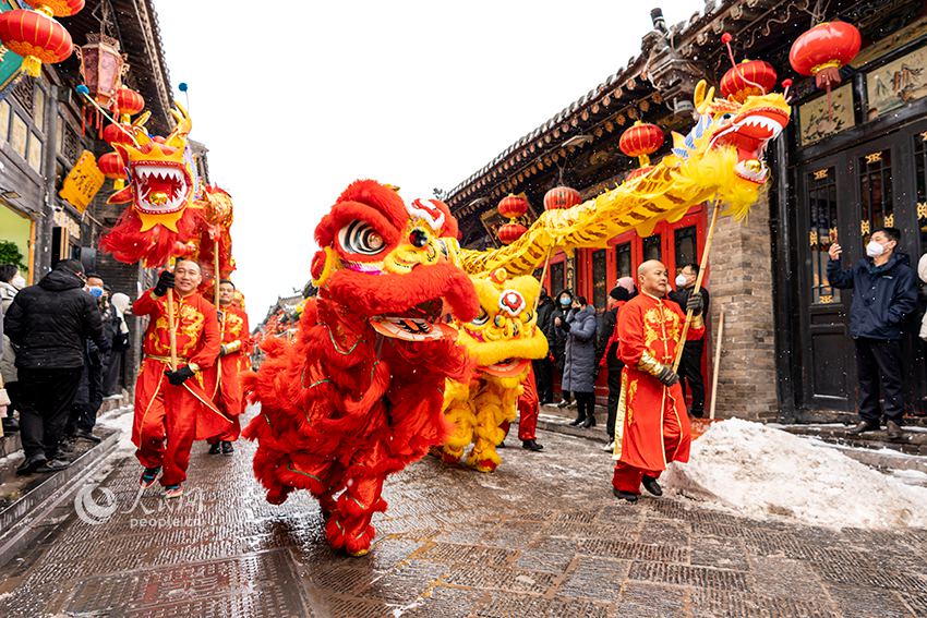 Tutta la Cina accoglie con favore l'imminente Festa di Primavera