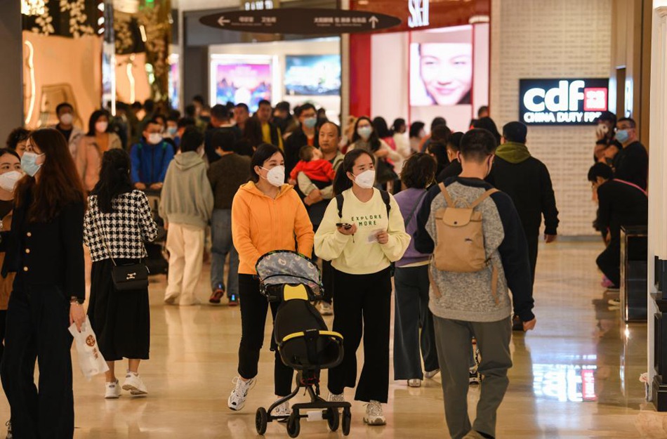 Hainan: boom di vendite dei negozi duty-free durante il Capodanno cinese