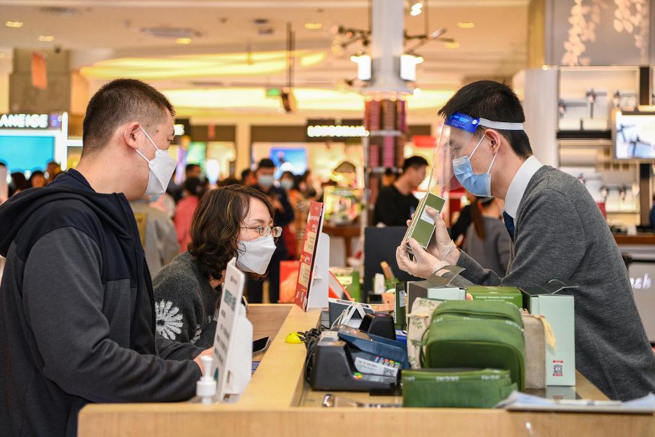 Hainan: boom di vendite dei negozi duty-free durante il Capodanno cinese