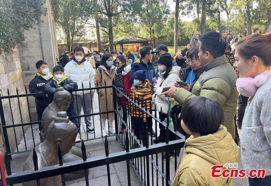 Hangzhou: il nuovo film di Zhang Yimou porta 50.000 turisti al Tempio di Yue Fei 