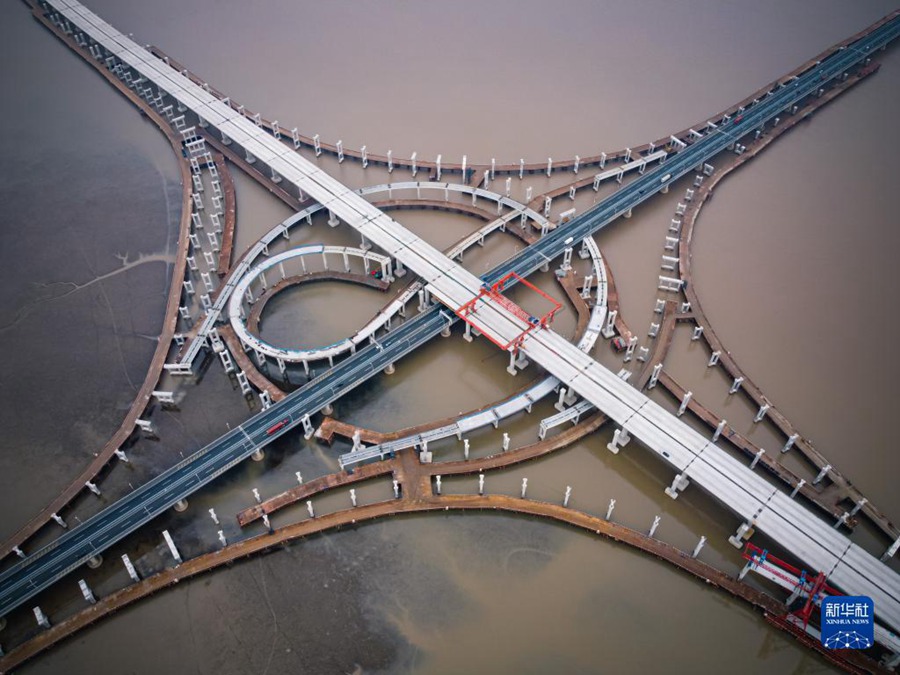 Cina: in costruzione l'autostrada sul mare