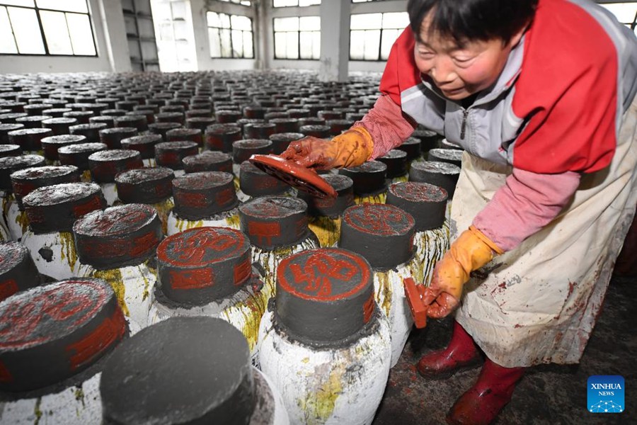 Shaoxing: vino di riso prodotto con metodo di fermentazione tradizionale