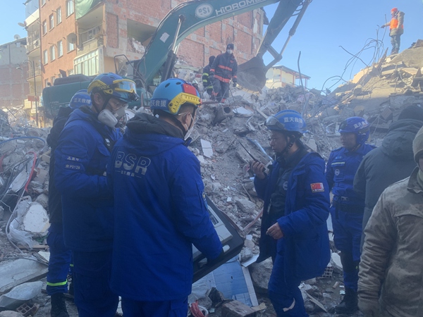 Blue Sky Rescue Team arrivato a Malatya per operazioni di soccorso