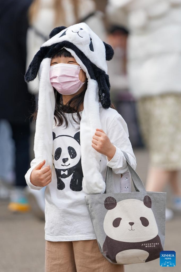 Tokyo: la popolazione dice addio all'amato panda gigante Xiang Xiang