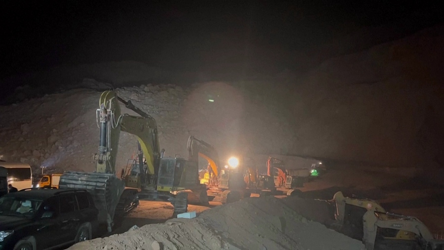 Cinquantuno dispersi dopo il crollo della miniera di carbone in Mongolia Interna