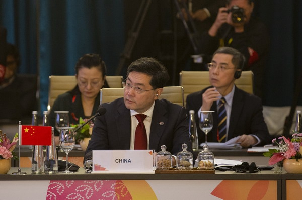 Qin Gang partecipa alla riunione dei ministri degli Esteri del G20