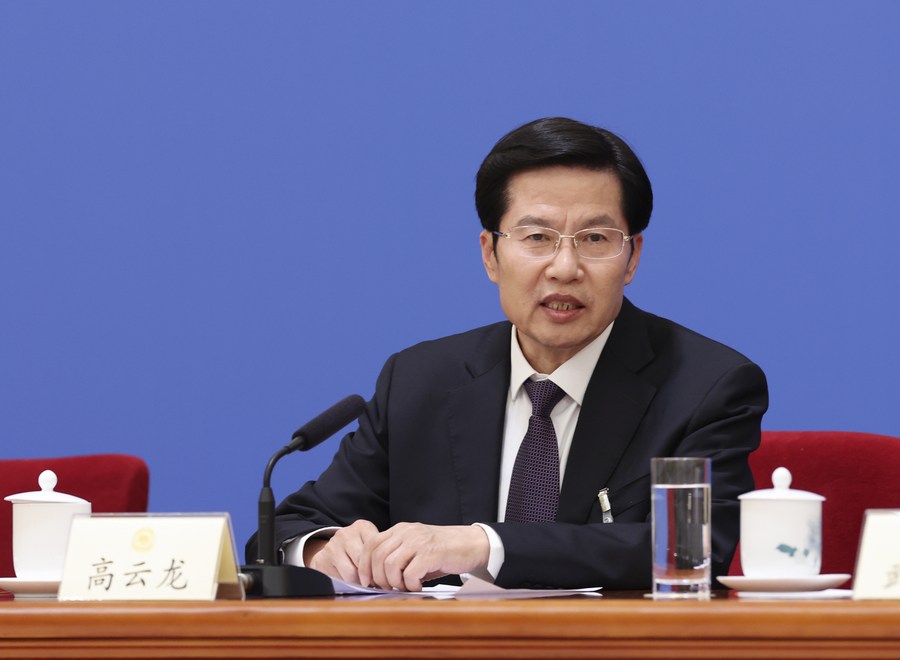 Gao Yunlong, presidente della All-China Federation of Industry and Commerce, parla a una conferenza stampa a Beijing. (5 marzo 2023 - Xinhua/Cheng Tingting)