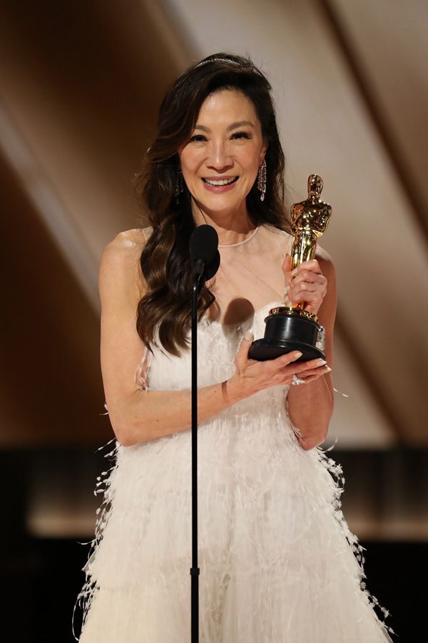 Michelle Yeoh, prima attrice di origine cinese a vicere Oscar