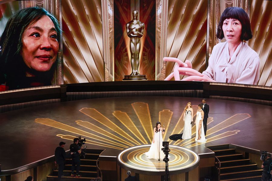 Michelle Yeoh, prima attrice di origine cinese a vicere Oscar