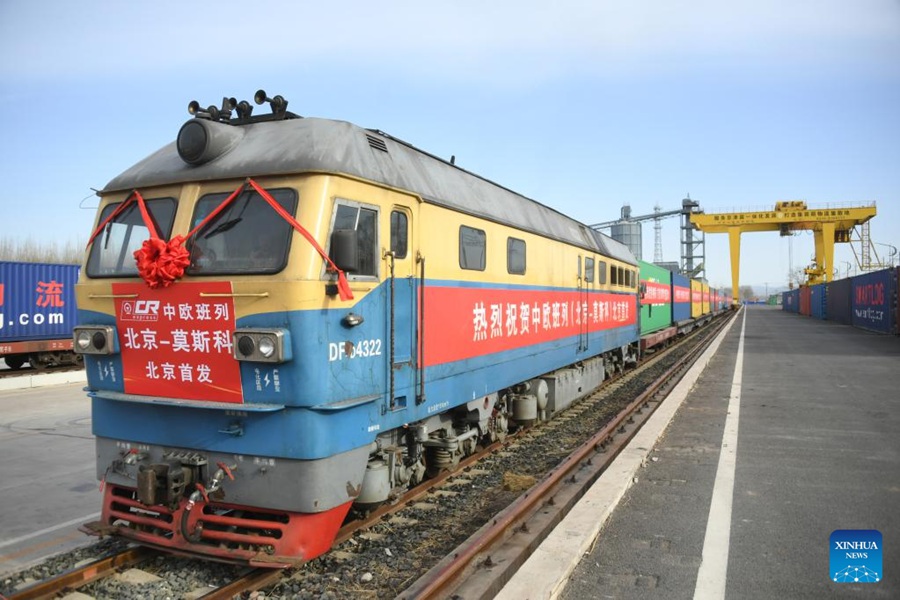 Beijing lancia il primo servizio diretto di treni merci Cina-Europa