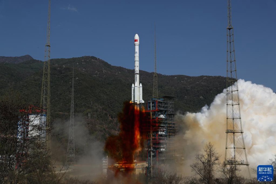 Cina: lanciato con successo il satellite Gaofen-13 02