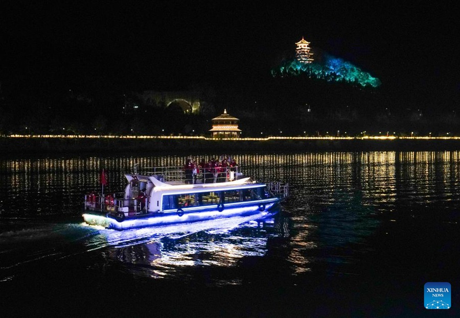 Sichuan: spettacoli notturni per promuovere turismo culturale