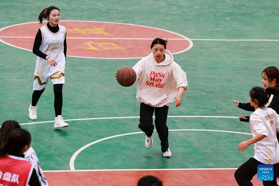 Torneo rurale di basket nel Guizhou accolto con grande entusiasmo