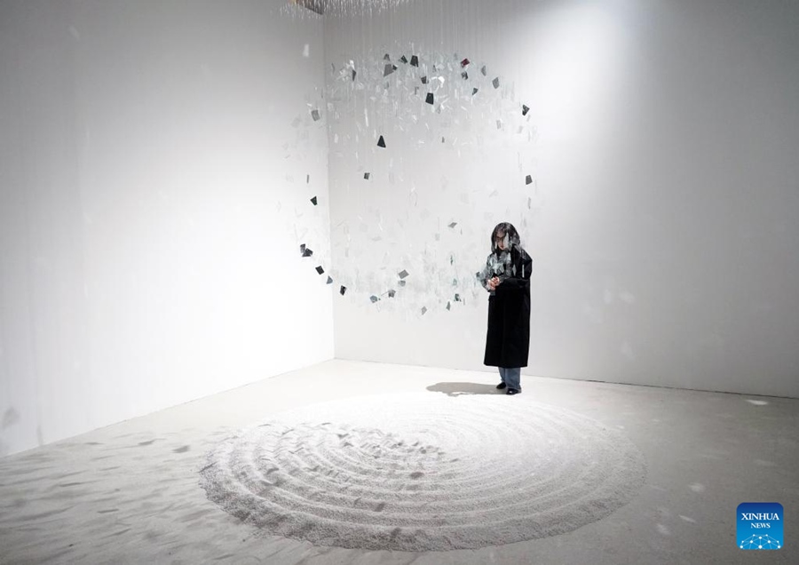 Beijing: inaugurata mostra d'arte contemporanea