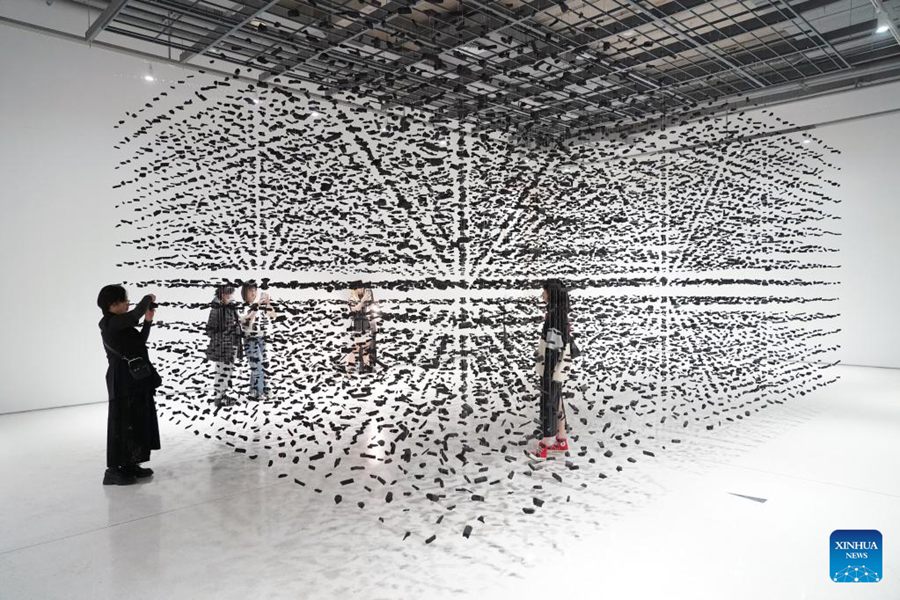 Beijing: inaugurata mostra d'arte contemporanea