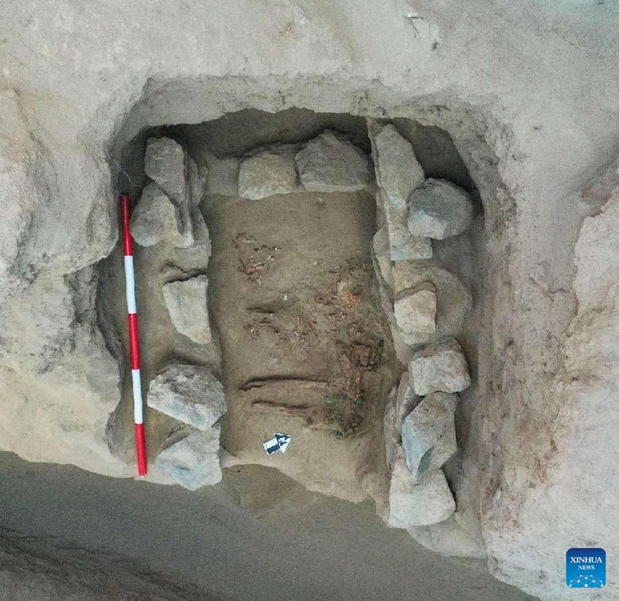 Tibet, scoperta la prima tomba rupestre della regione