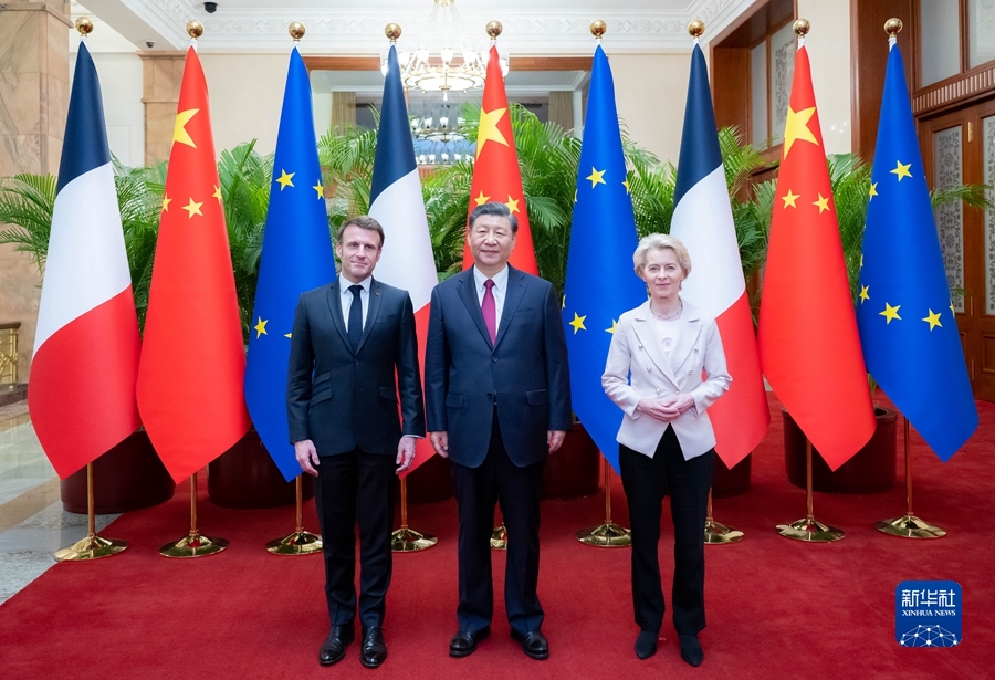 Colloquio trilaterale tra Xi Jinping, Emmanuel Macron e Ursula von der Leyen