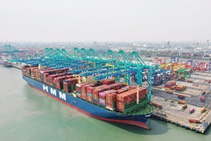 Tianjin apre una nuova rotta per la spedizione di container verso l'Europa