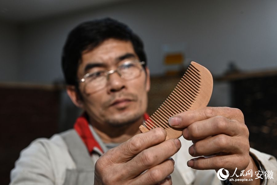 Pettine in legno di Langqiao: maestria tramandata da migliaia di anni
