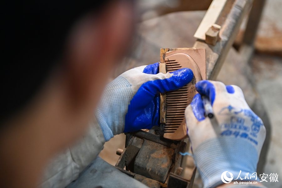 Pettine in legno di Langqiao: maestria tramandata da migliaia di anni