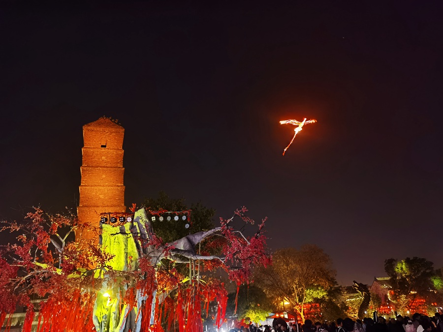 Antico borgo di Luoyi: un'esperienza immersiva della bellezza del Hanfu