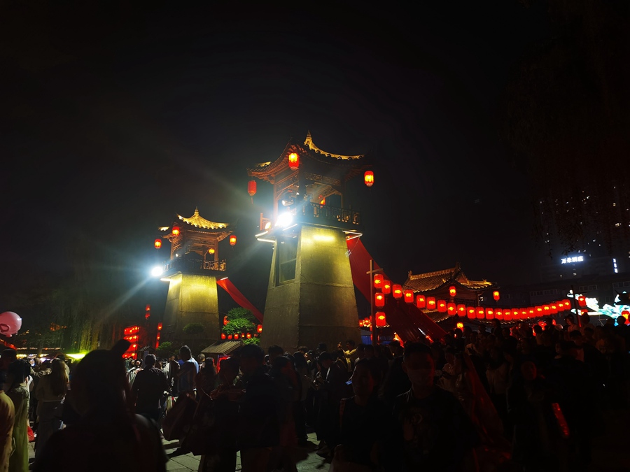 Antico borgo di Luoyi: un'esperienza immersiva della bellezza del Hanfu
