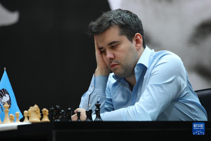 Ding Liren incoronato campione del mondo di scacchi
